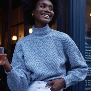 NWT Abercrombie Blue Mockneck Sweater XXS Chevron